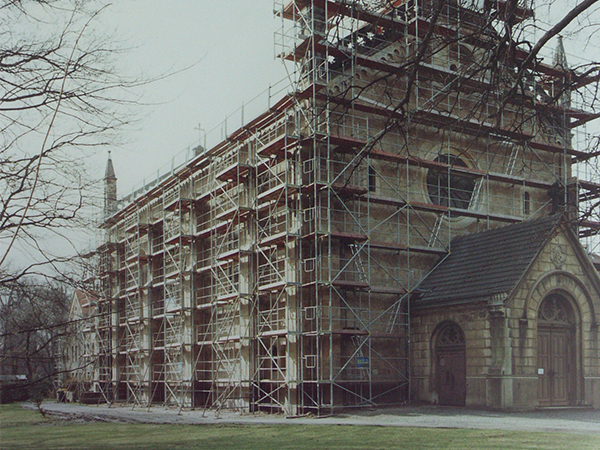 Sondergerüst: Sanierung der Heilig Kreuz Kirche Görlitz in Sachsen. 